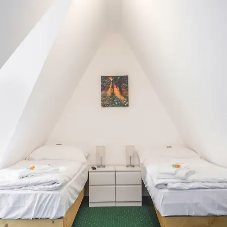 Hotel Konopiste Nova Myslivna 3*